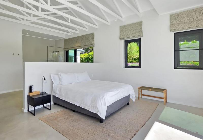 4 Bedroom Property for Sale in Zwaanswyk Western Cape